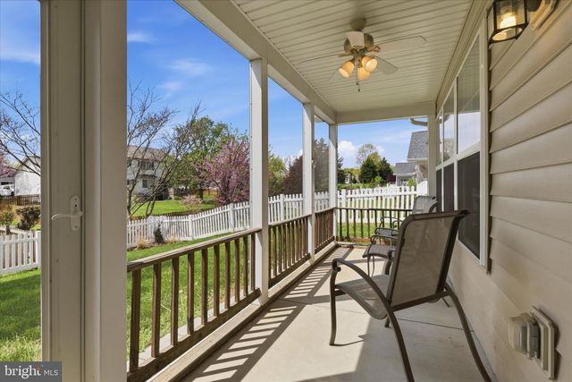 75 SAFFRON TER, Falling Waters, WV 25419