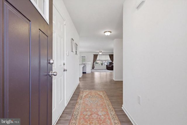 75 SAFFRON TER, Falling Waters, WV 25419