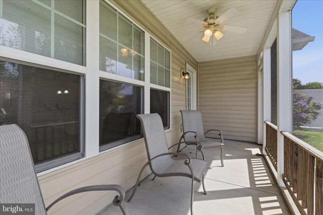 75 SAFFRON TER, Falling Waters, WV 25419