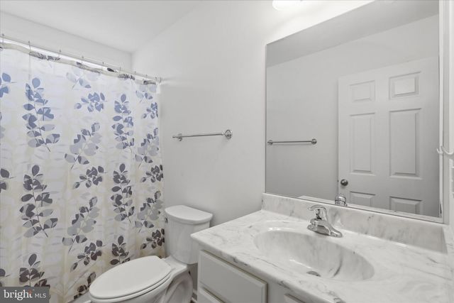 75 SAFFRON TER, Falling Waters, WV 25419