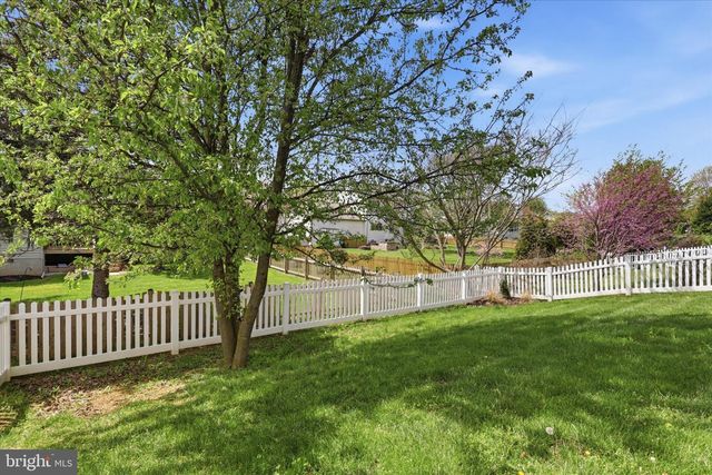 75 SAFFRON TER, Falling Waters, WV 25419