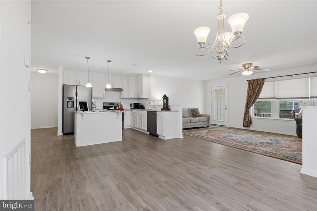 75 SAFFRON TER, Falling Waters, WV 25419