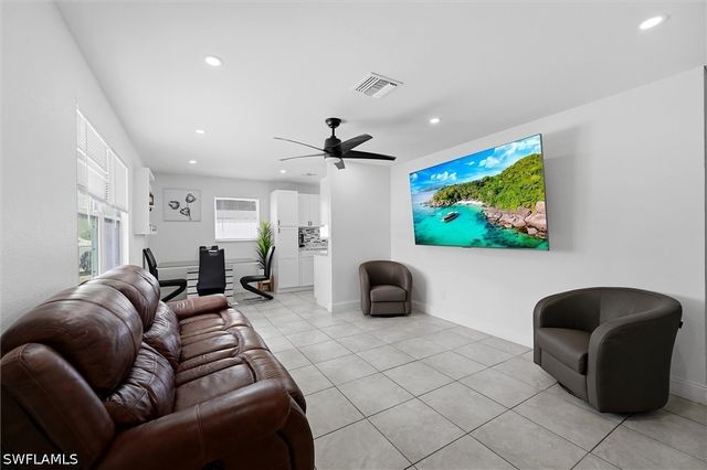 1776 Glenway CT, Fort Myers, FL 33916