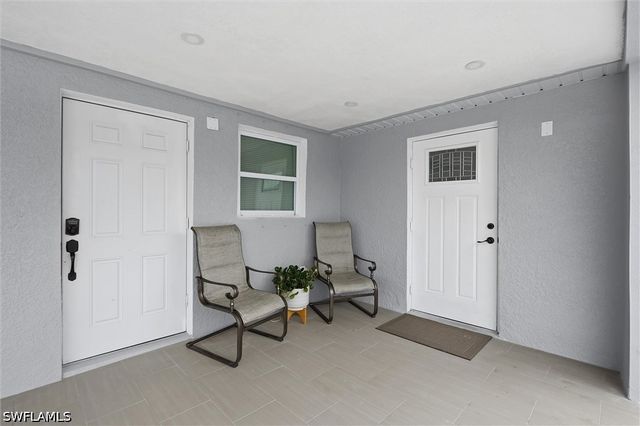 1776 Glenway CT, Fort Myers, FL 33916