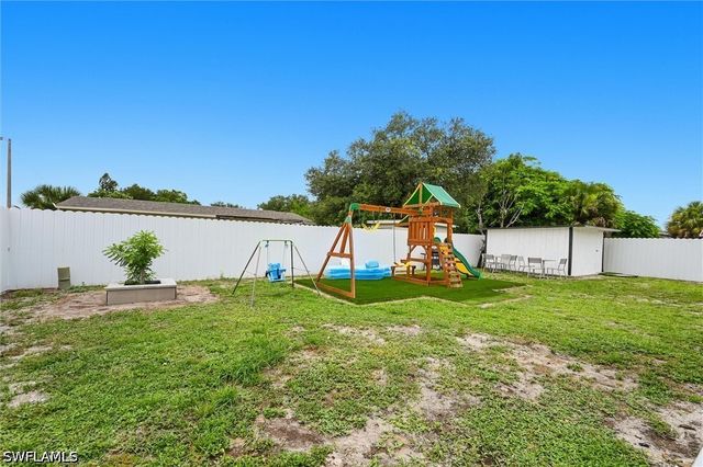 1776 Glenway CT, Fort Myers, FL 33916