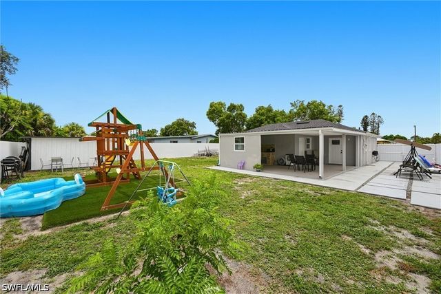 1776 Glenway CT, Fort Myers, FL 33916