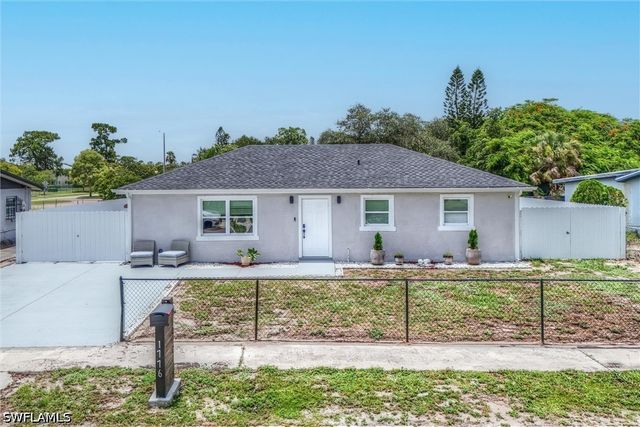 1776 Glenway CT, Fort Myers, FL 33916