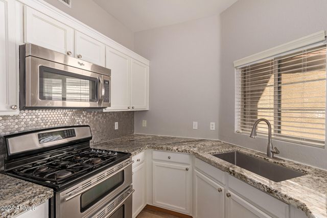 4049 E MELINDA Lane, Phoenix, AZ 85050