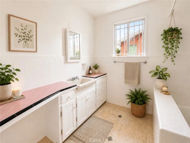 701 Findlay Ave, Los Angeles, CA 90022