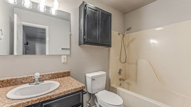 153 W Hill Street, Farmington, AR 72730