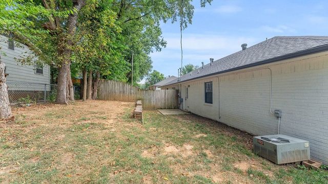 153 W Hill Street, Farmington, AR 72730