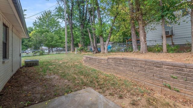 153 W Hill Street, Farmington, AR 72730