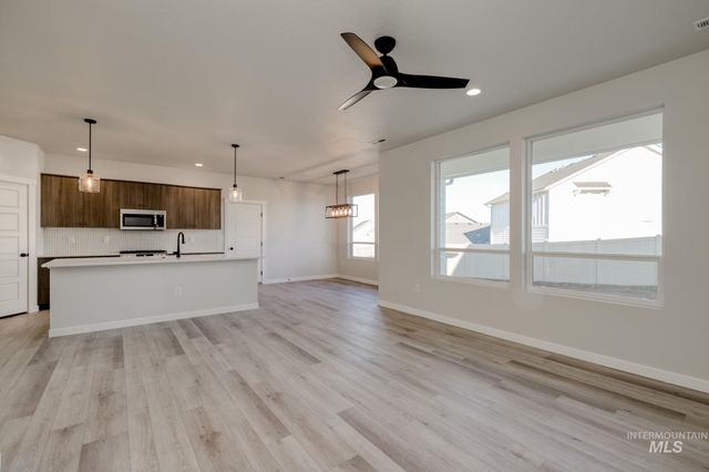 13685 Judson St, Caldwell, ID 83607