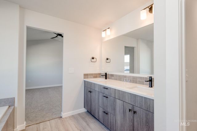 13685 Judson St, Caldwell, ID 83607