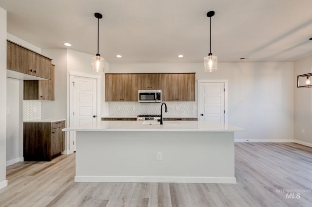 13685 Judson St, Caldwell, ID 83607