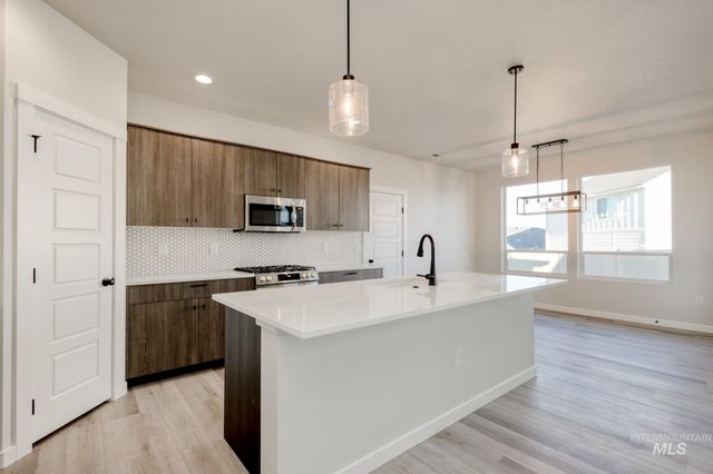 13685 Judson St, Caldwell, ID 83607