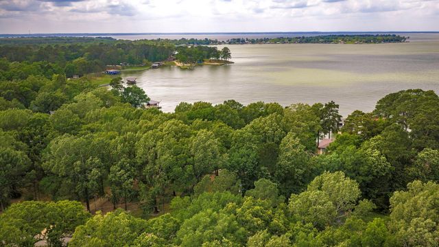 145 Island Drive, Livingston, TX 77351