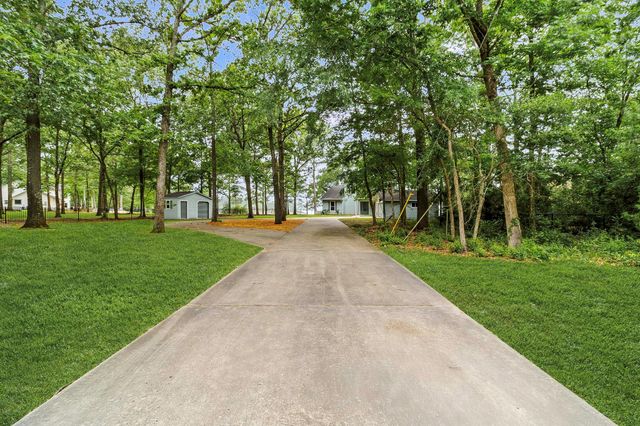 145 Island Drive, Livingston, TX 77351