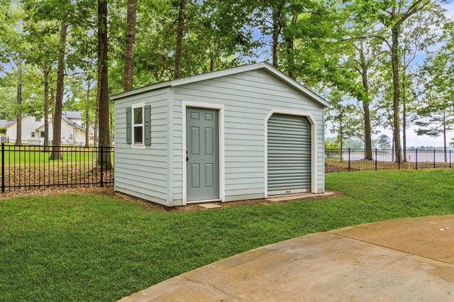 145 Island Drive, Livingston, TX 77351