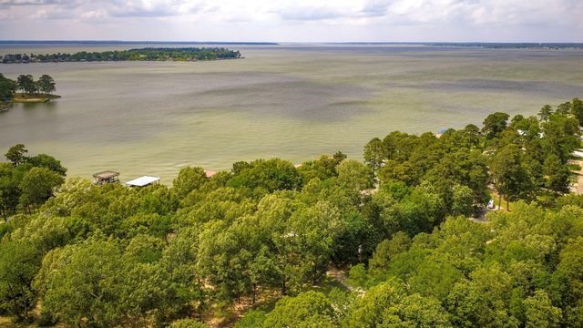 145 Island Drive, Livingston, TX 77351