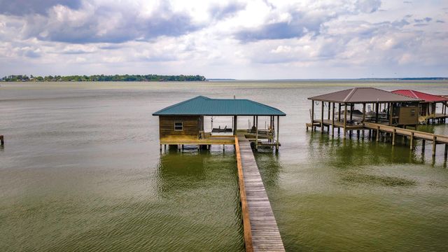 145 Island Drive, Livingston, TX 77351