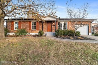 4215 Buxton Dr, Louisville, KY 40218