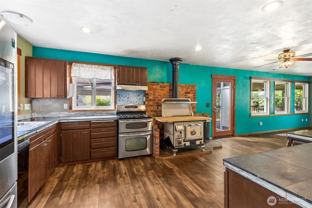15711 Vail Cut Off Road SE, Rainier, WA 98576