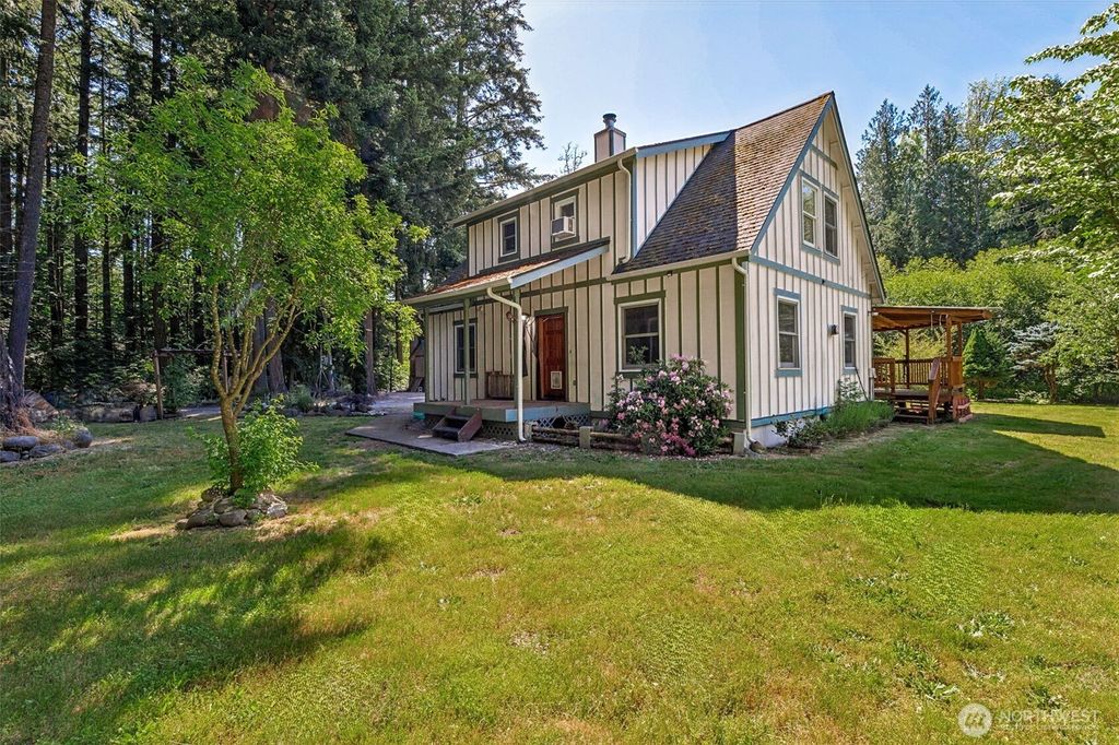 15711 Vail Cut Off Road SE, Rainier, WA 98576