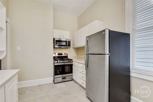 214 W Park Avenue W, Savannah, GA 31401