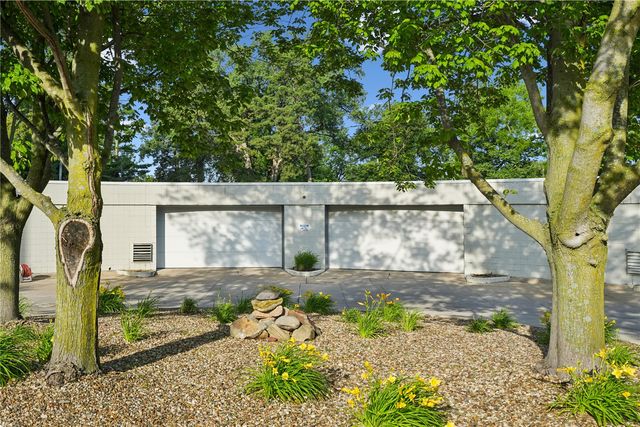 2222 1st Avenue NE 503, Cedar Rapids, IA 52402