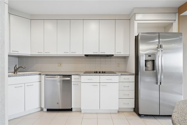 2222 1st Avenue NE 503, Cedar Rapids, IA 52402