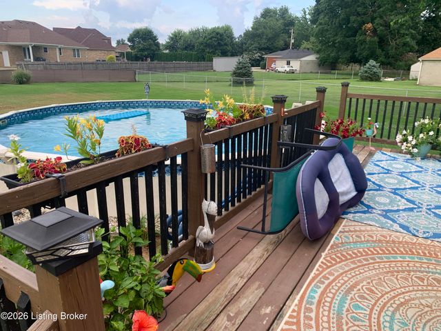 7009 Feyhurst Dr, Louisville, KY 40258