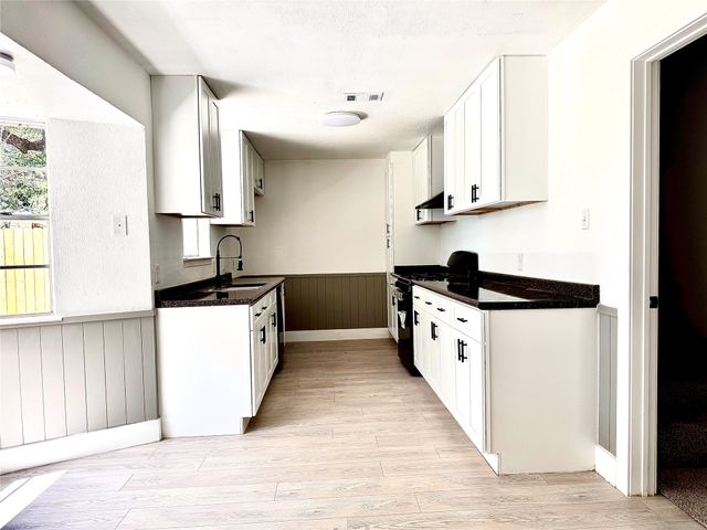 6424 Melinda Drive, Forest Hill, TX 76119