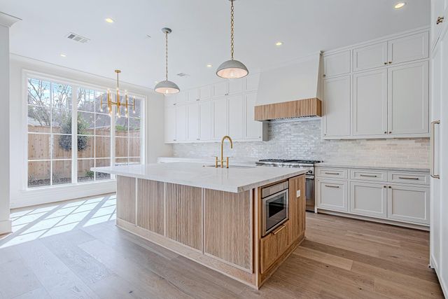 4255 S Judson, West University Place, TX 77005