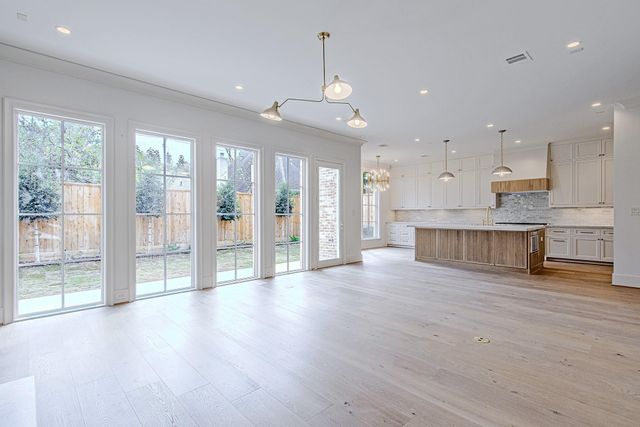 4255 S Judson, West University Place, TX 77005