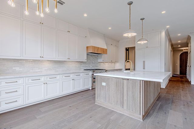 4255 S Judson, West University Place, TX 77005