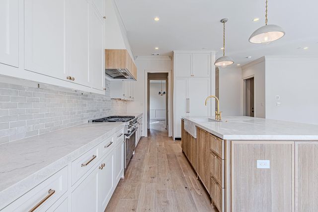 4255 S Judson, West University Place, TX 77005