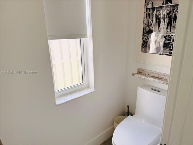 646 Stanton Dr, Weston, FL 33326