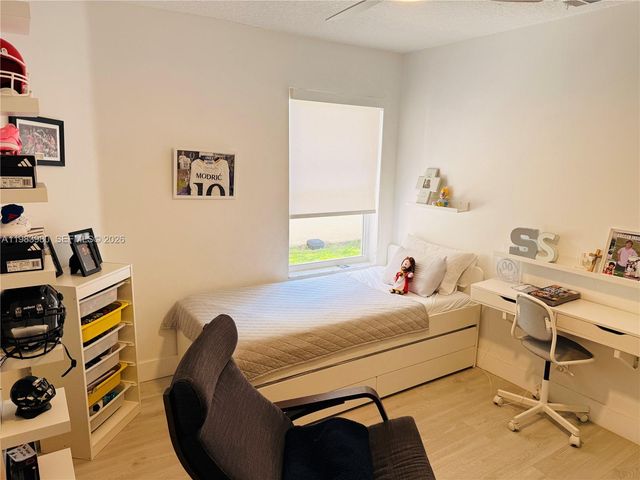 646 Stanton Dr, Weston, FL 33326