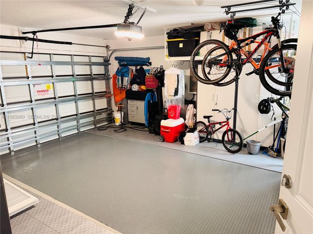 646 Stanton Dr, Weston, FL 33326