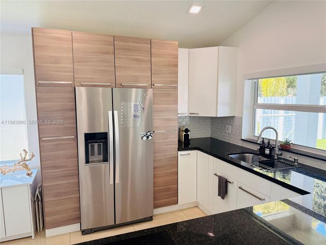 646 Stanton Dr, Weston, FL 33326