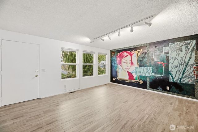 33136 35th Avenue SW, Federal Way, WA 98023