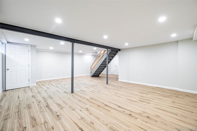 29 West Avenue, Hicksville, NY 11801