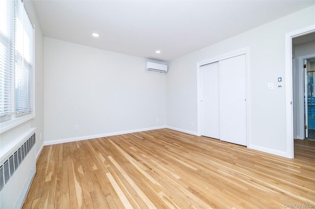 29 West Avenue, Hicksville, NY 11801