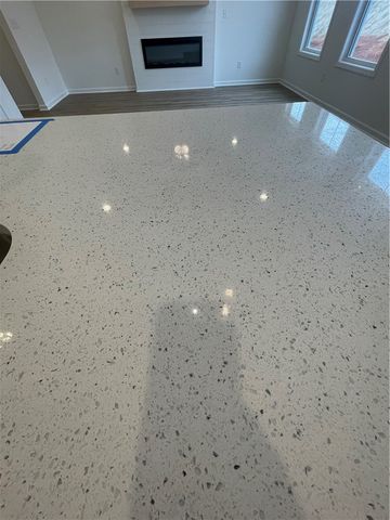 8 Gateway Drive, Central, SC 29630