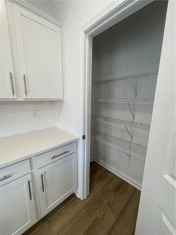 8 Gateway Drive, Central, SC 29630