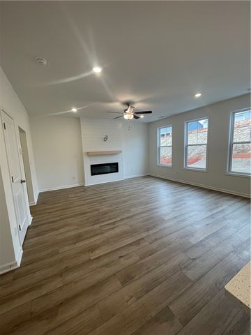 8 Gateway Drive, Central, SC 29630