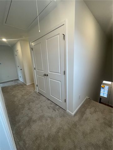 8 Gateway Drive, Central, SC 29630