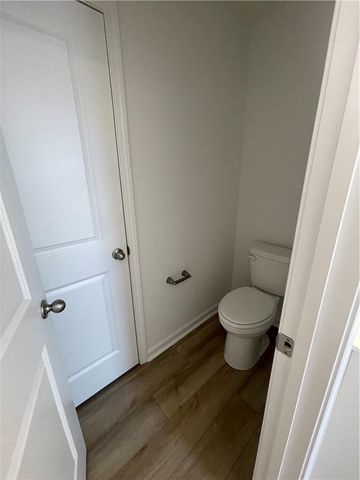 8 Gateway Drive, Central, SC 29630