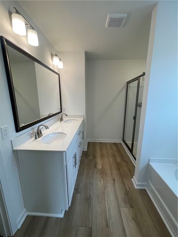 8 Gateway Drive, Central, SC 29630